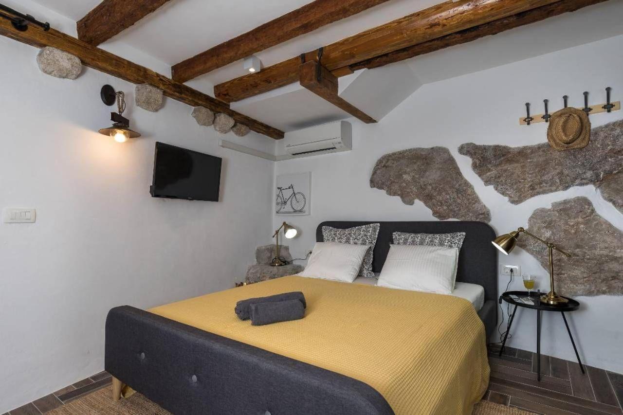 Lägenhet Private Accommodion Linda